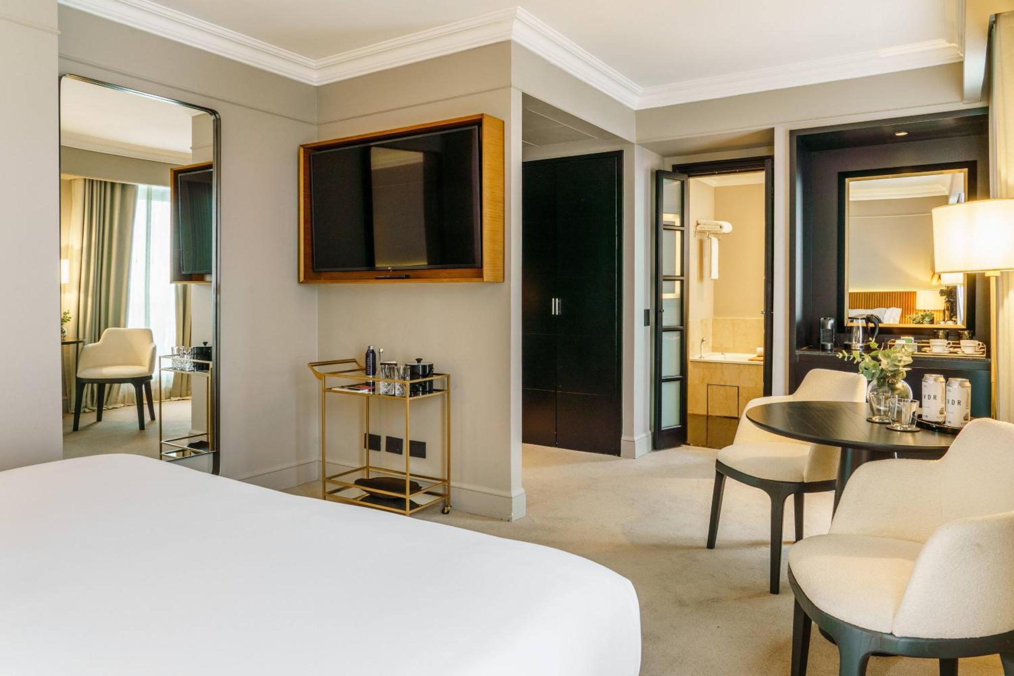 Premier Room,1770345897:JPEG